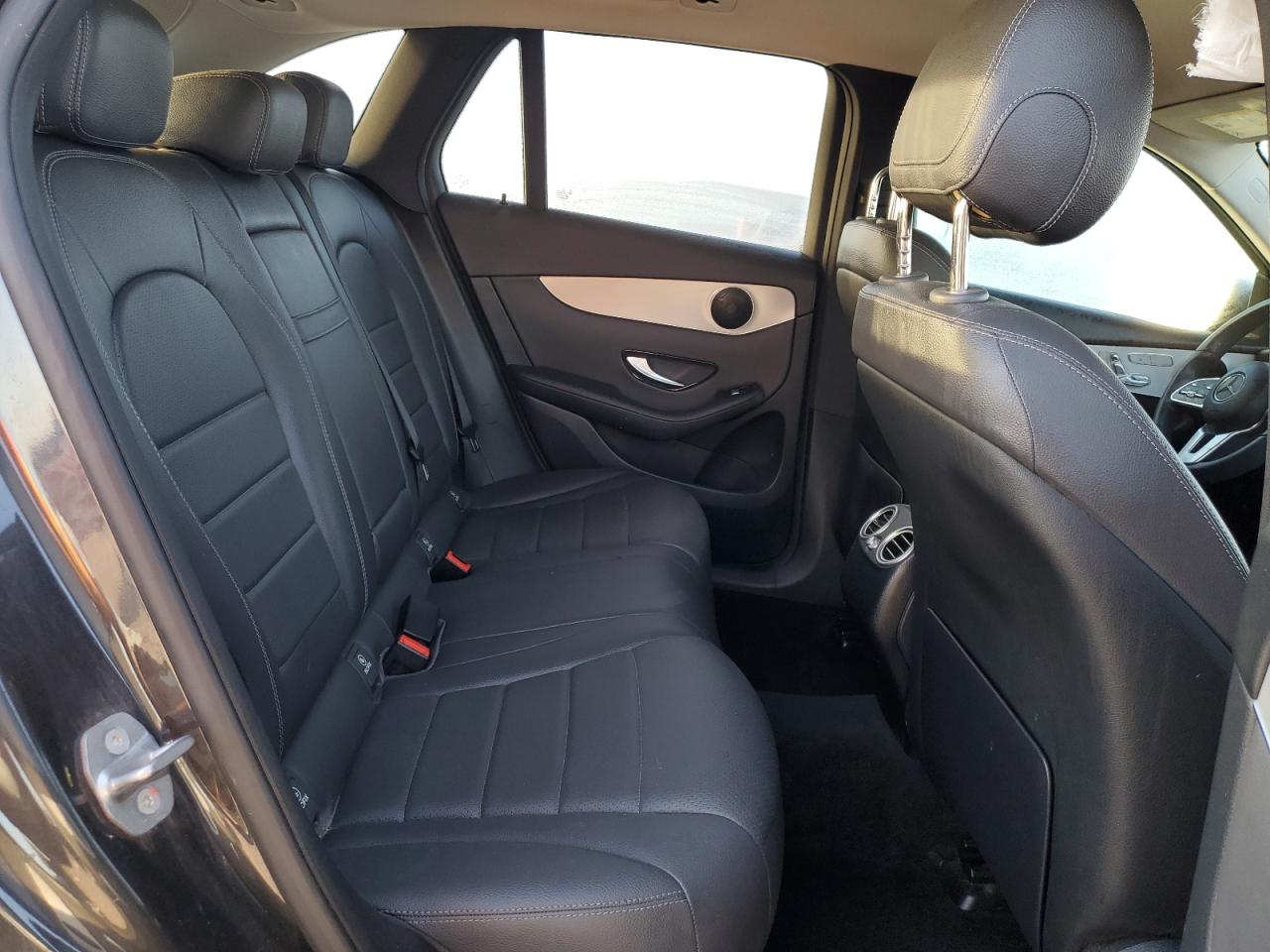 2021 Mercedes-Benz GLC - Image 11