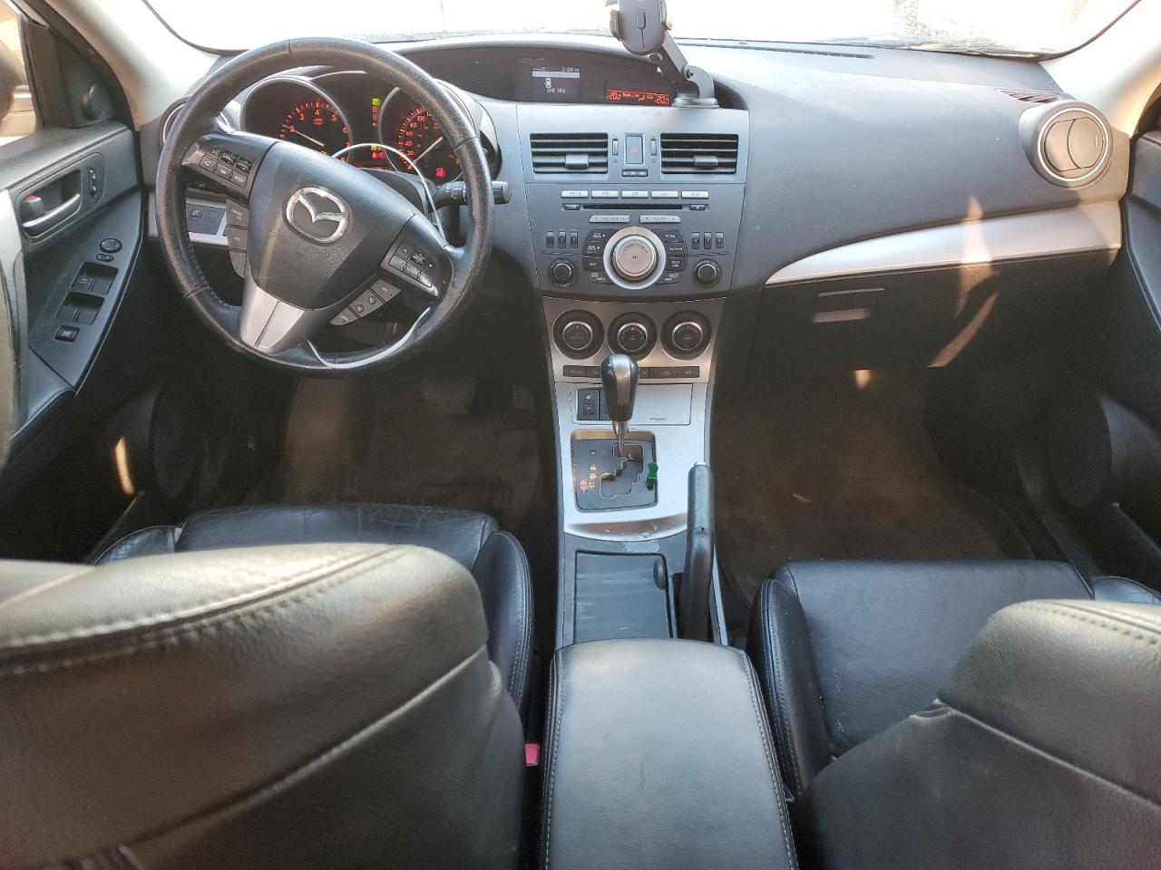 2011 Mazda 3 - Image 8