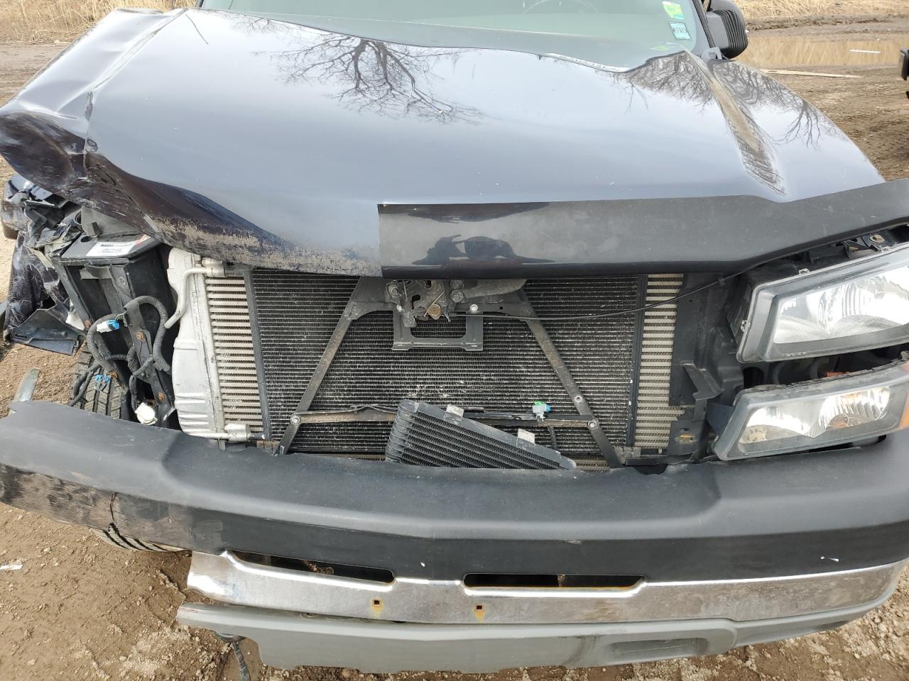 2005 Chevrolet Silverado - Image 11