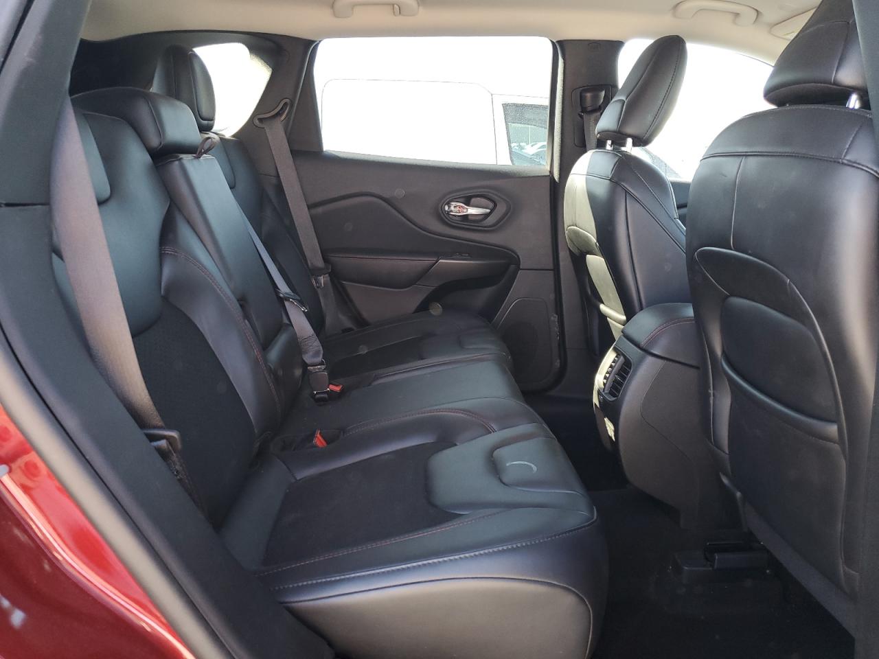 2021 Jeep Cherokee - Image 12