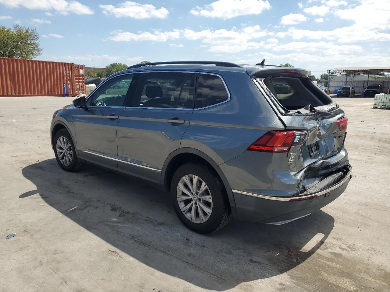 2018 Volkswagen Tiguan - Image 2