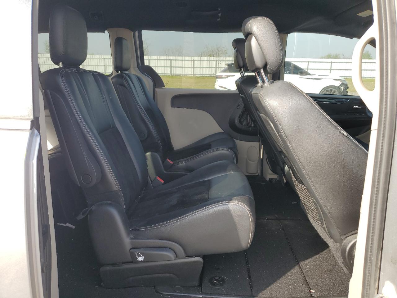 2014 Dodge Caravan - Image 11