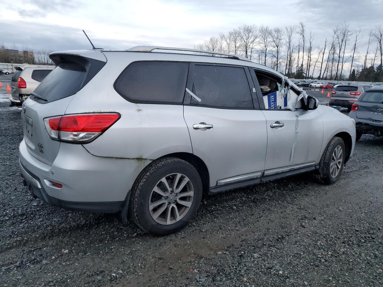 2013 Nissan Pathfinder - Image 3