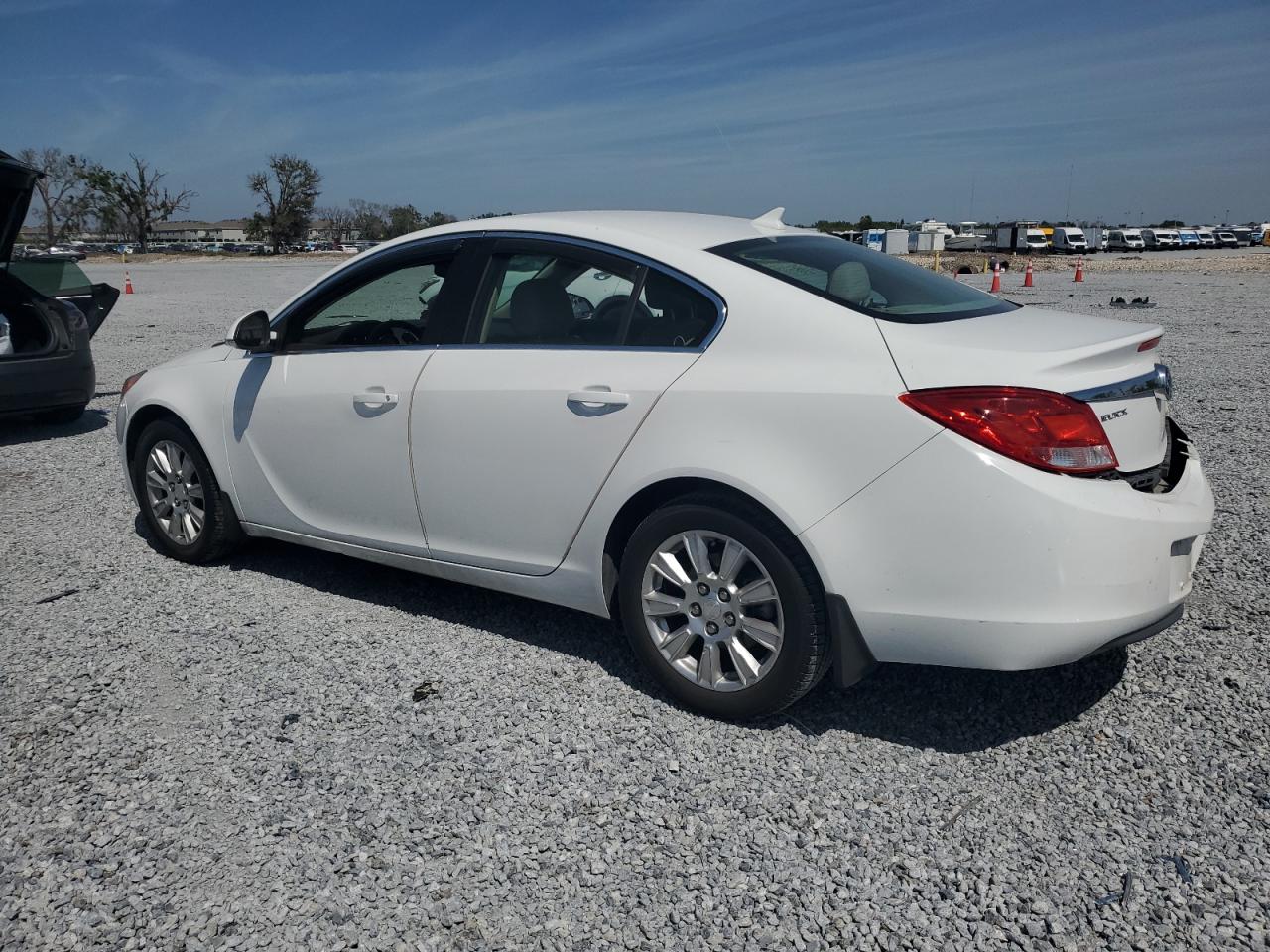 2013 Buick Regal - Image 2