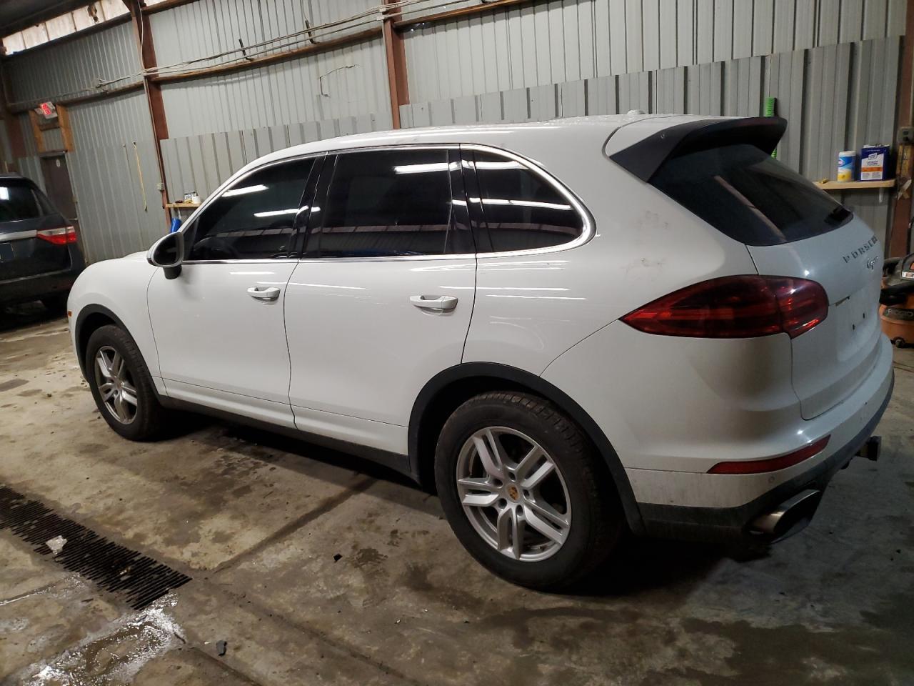 2016 Porsche Cayenne - Image 2