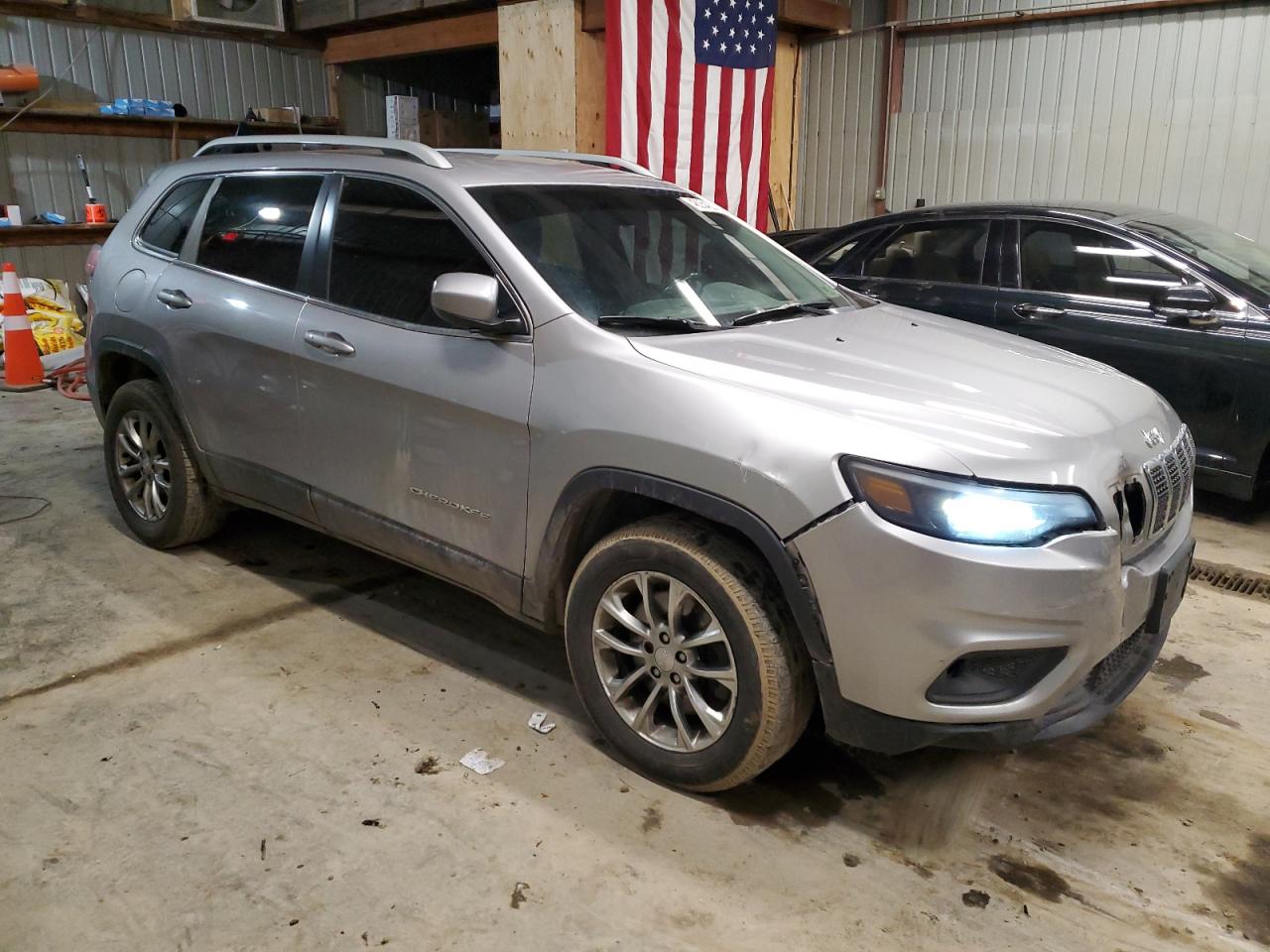 2019 Jeep Grand Cherokee - Image 4