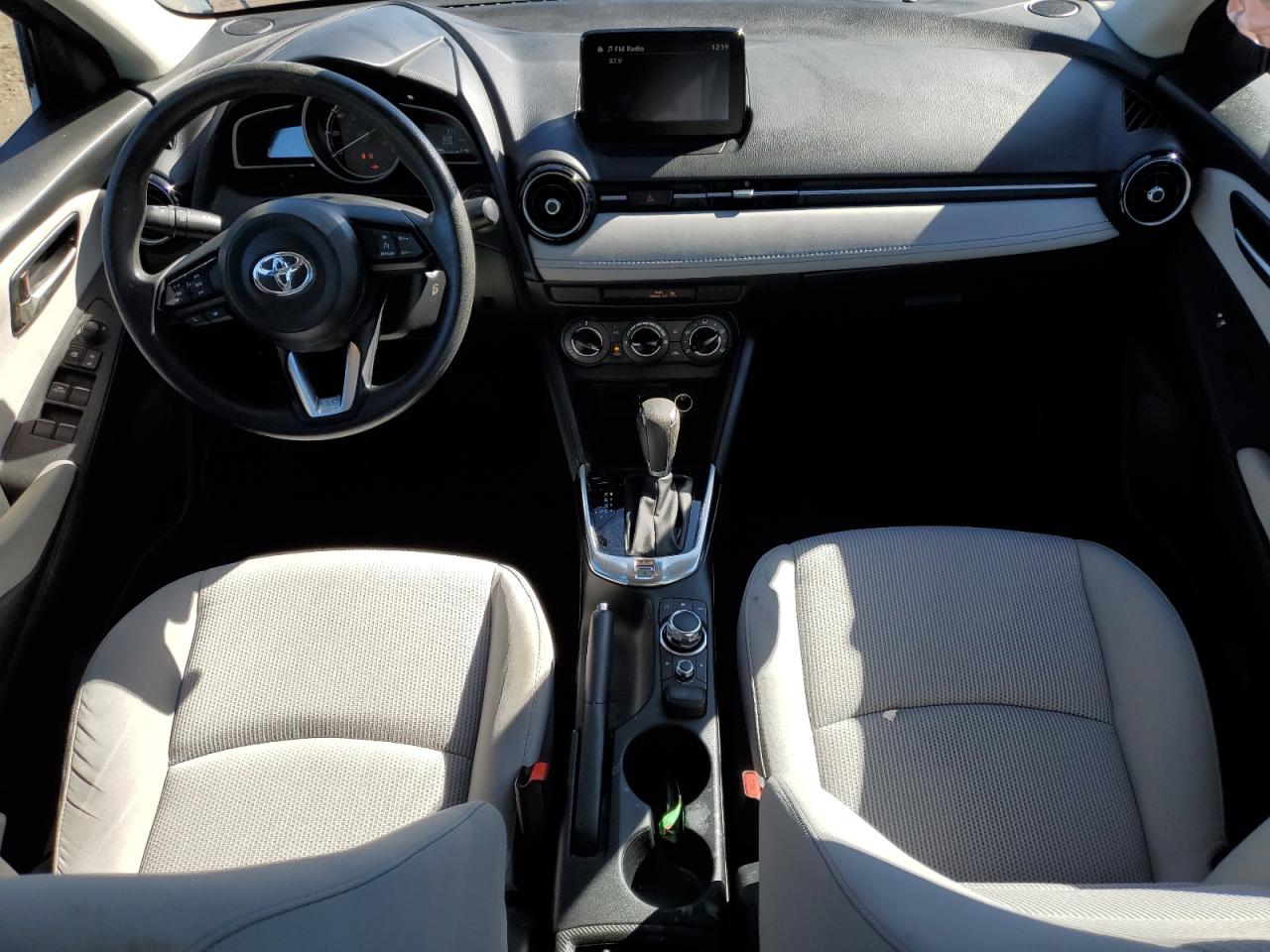2019 Toyota Yaris - Image 8