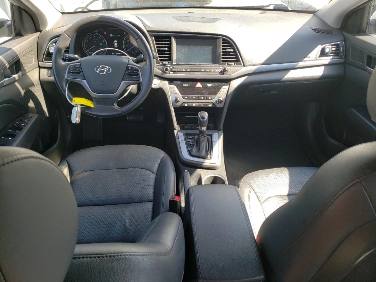 2017 Hyundai Elantra - Image 8