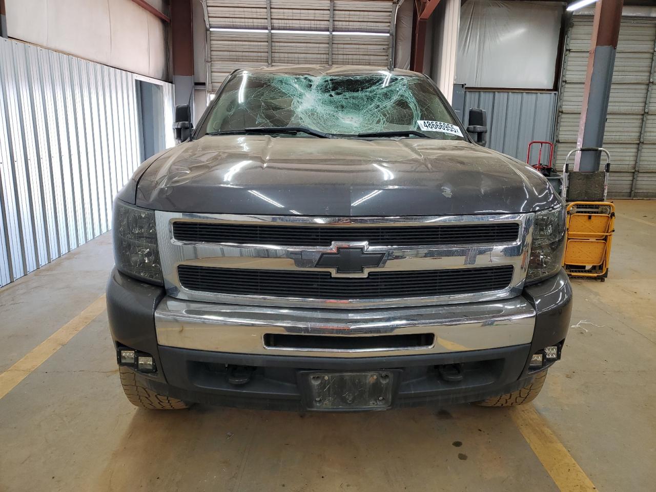 2011 Chevrolet Silverado - Image 5