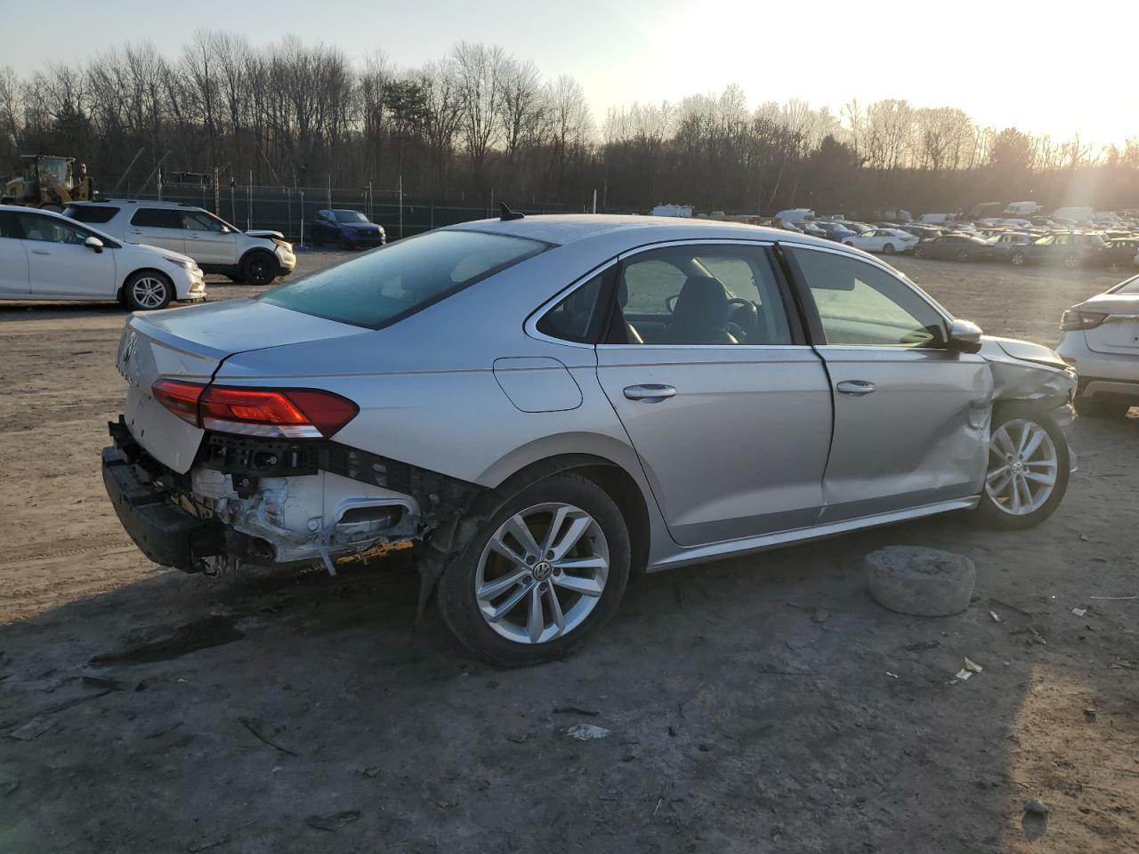 2020 Volkswagen Passat - Image 3