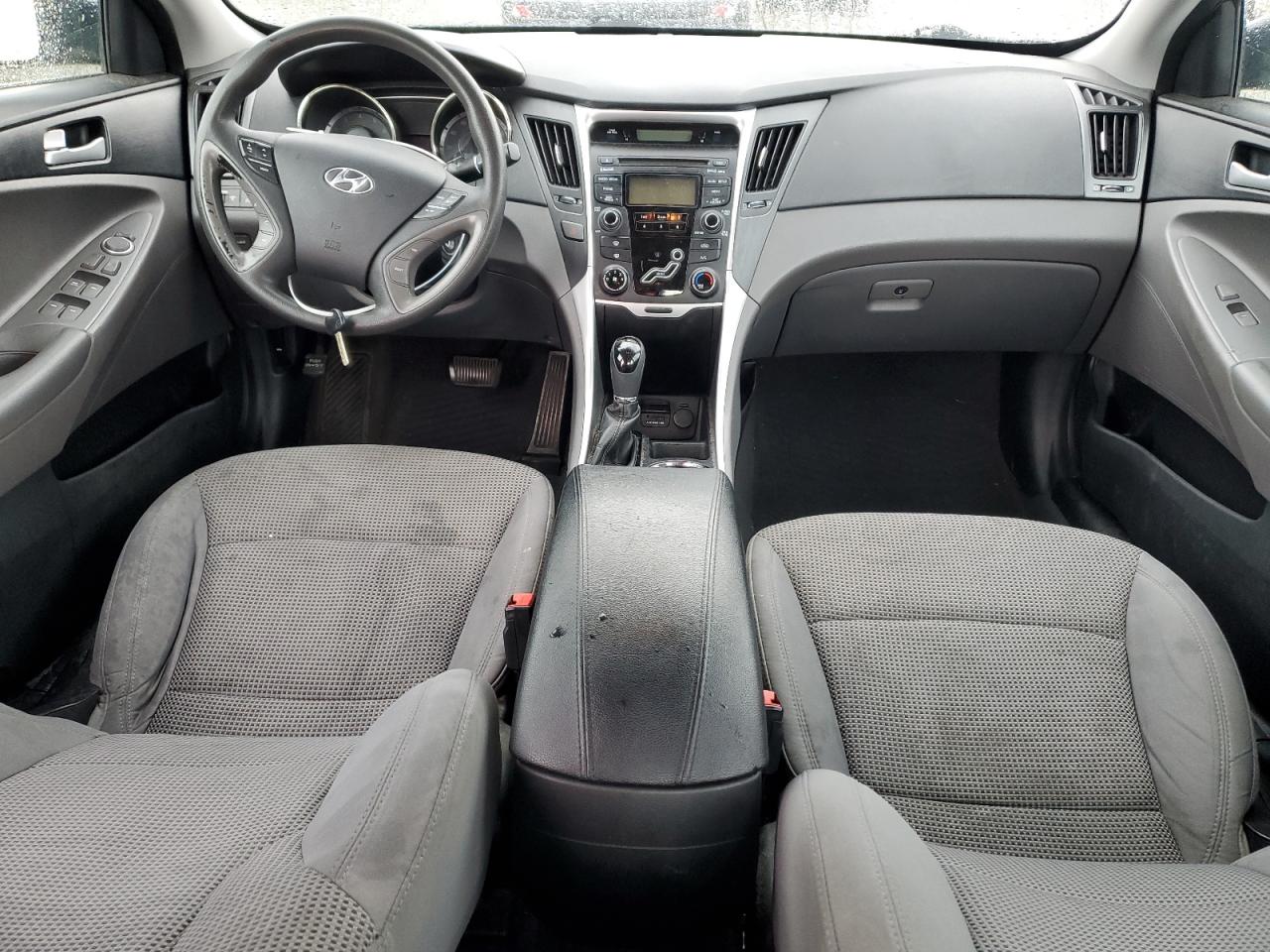 2012 Hyundai Sonata - Image 8