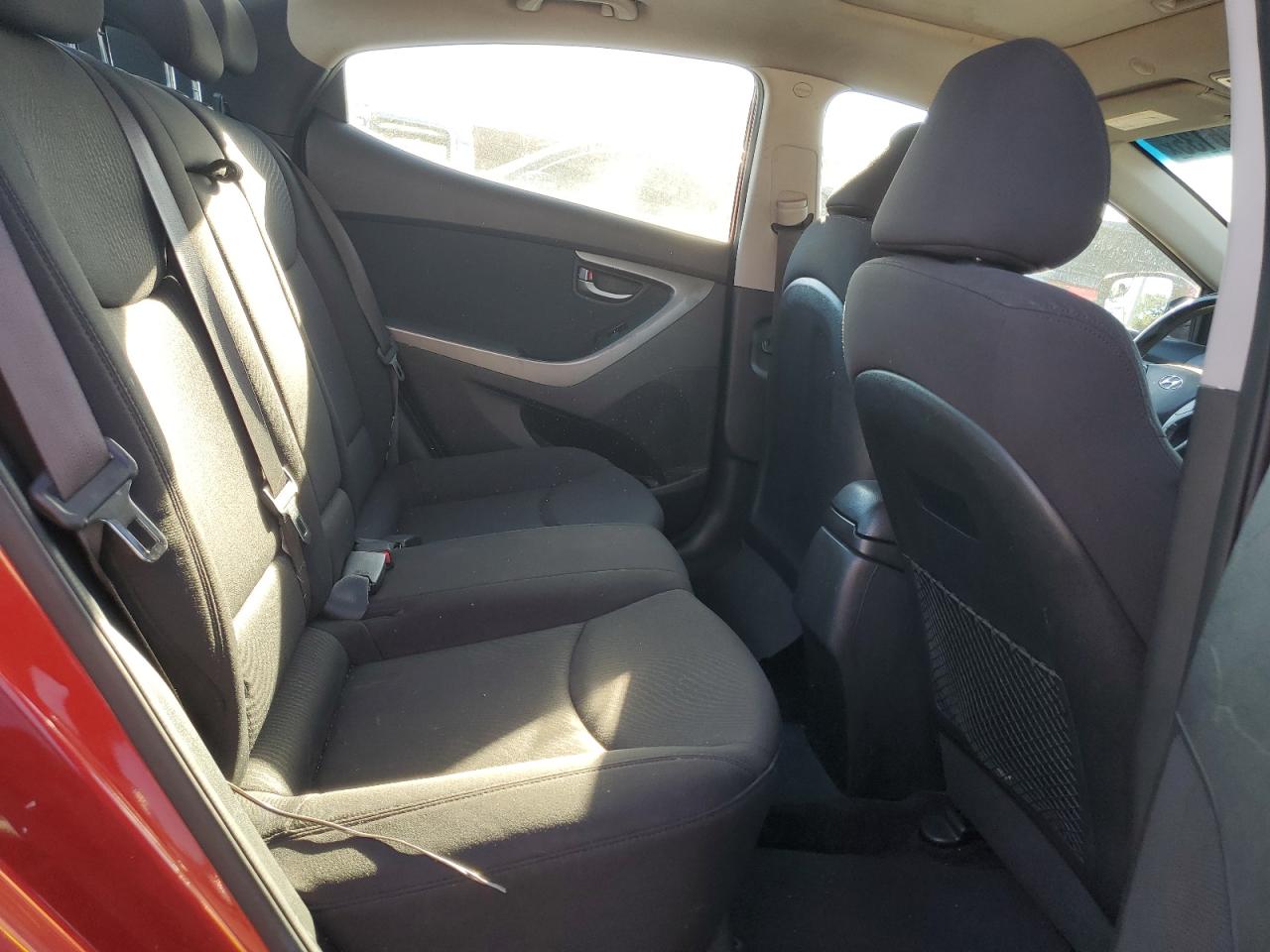 2016 Hyundai Elantra - Image 10