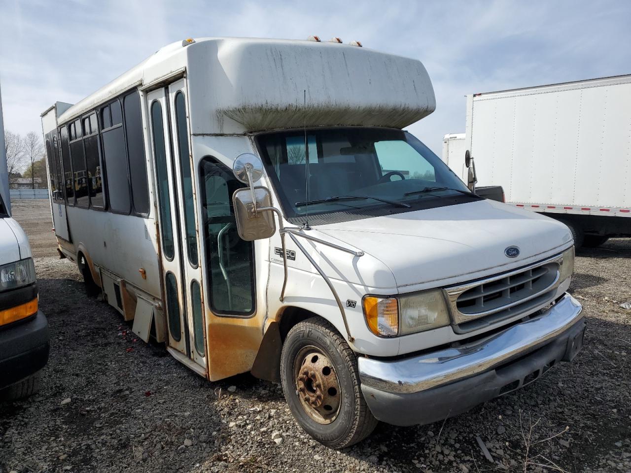 2001 Ford Econoline E450 Super Duty Cutaway Van for Sale in Columbia Station, OH - Mechanical