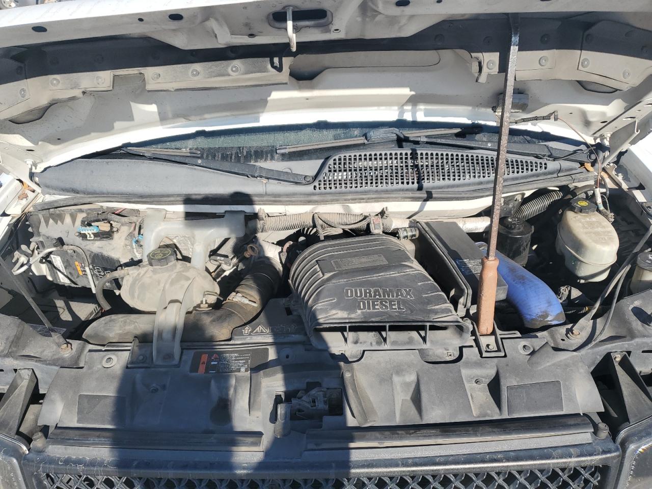 2014 Chevrolet Express - Image 12