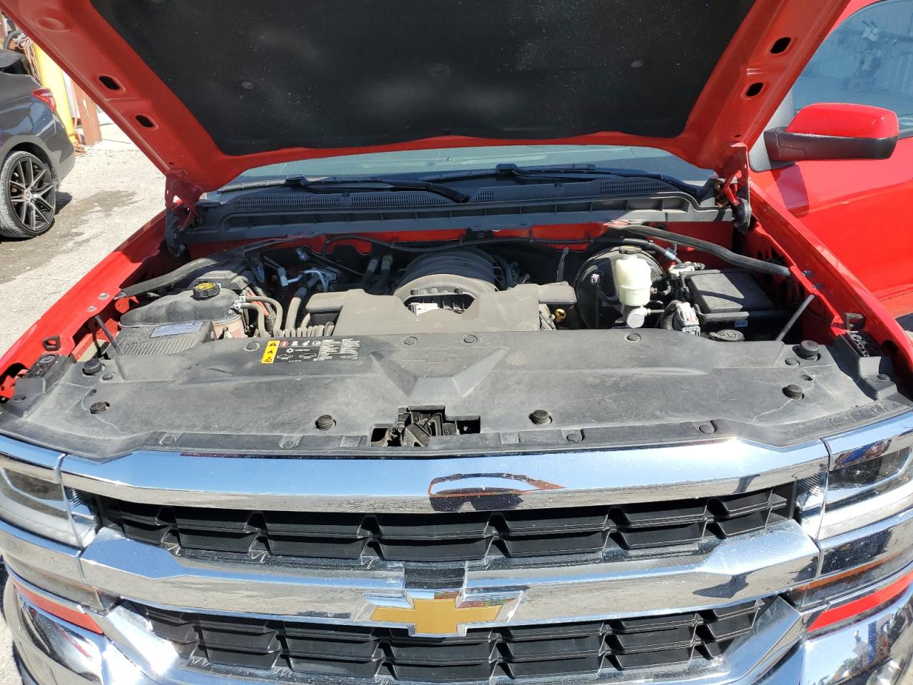 2019 Chevrolet Silverado - Image 11