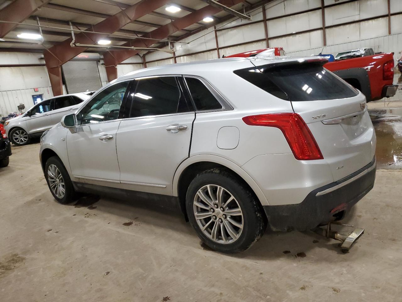 2017 Cadillac XT5 - Image 2