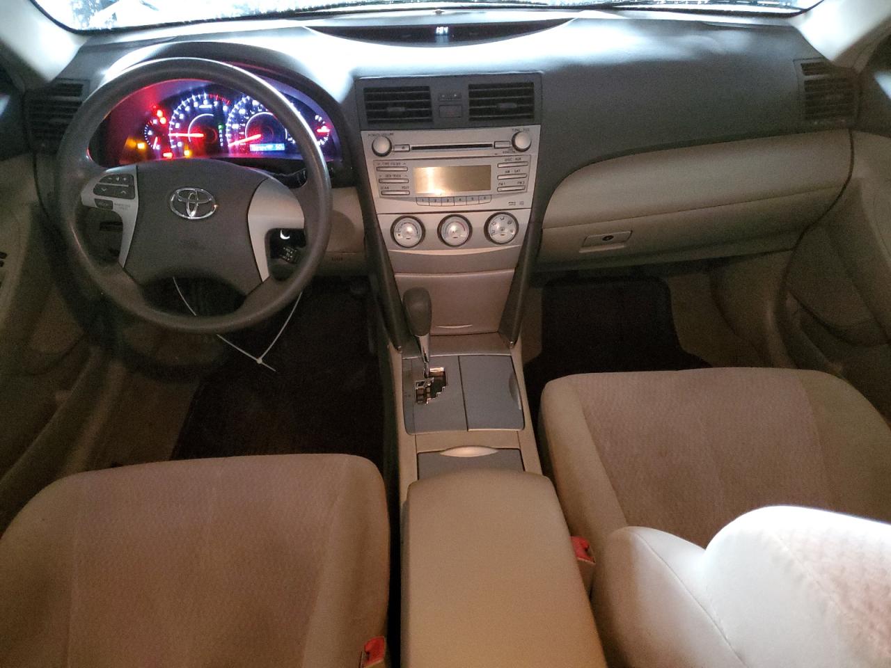 2011 Toyota Camry - Image 8