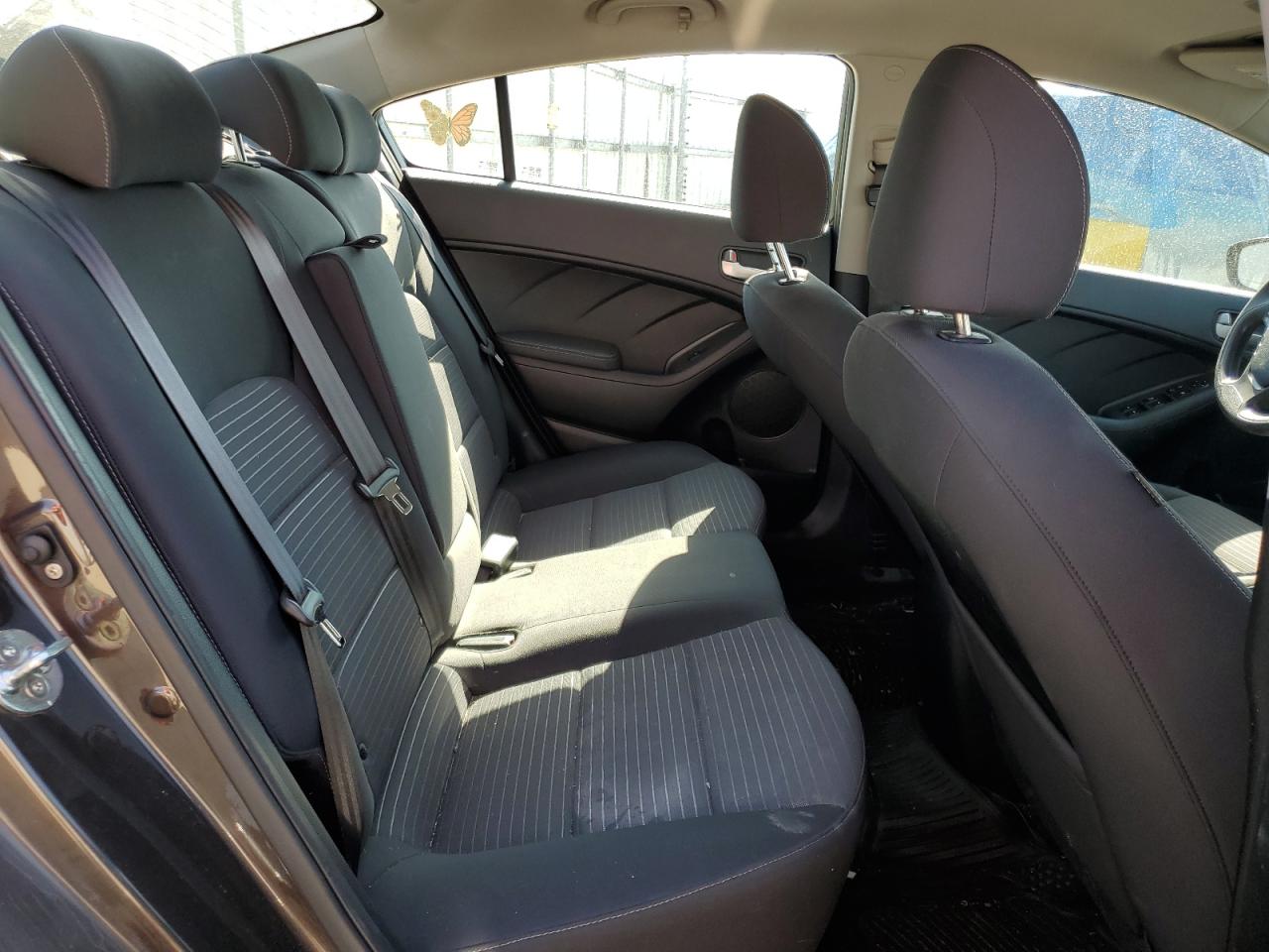 2017 Kia Forte - Image 10