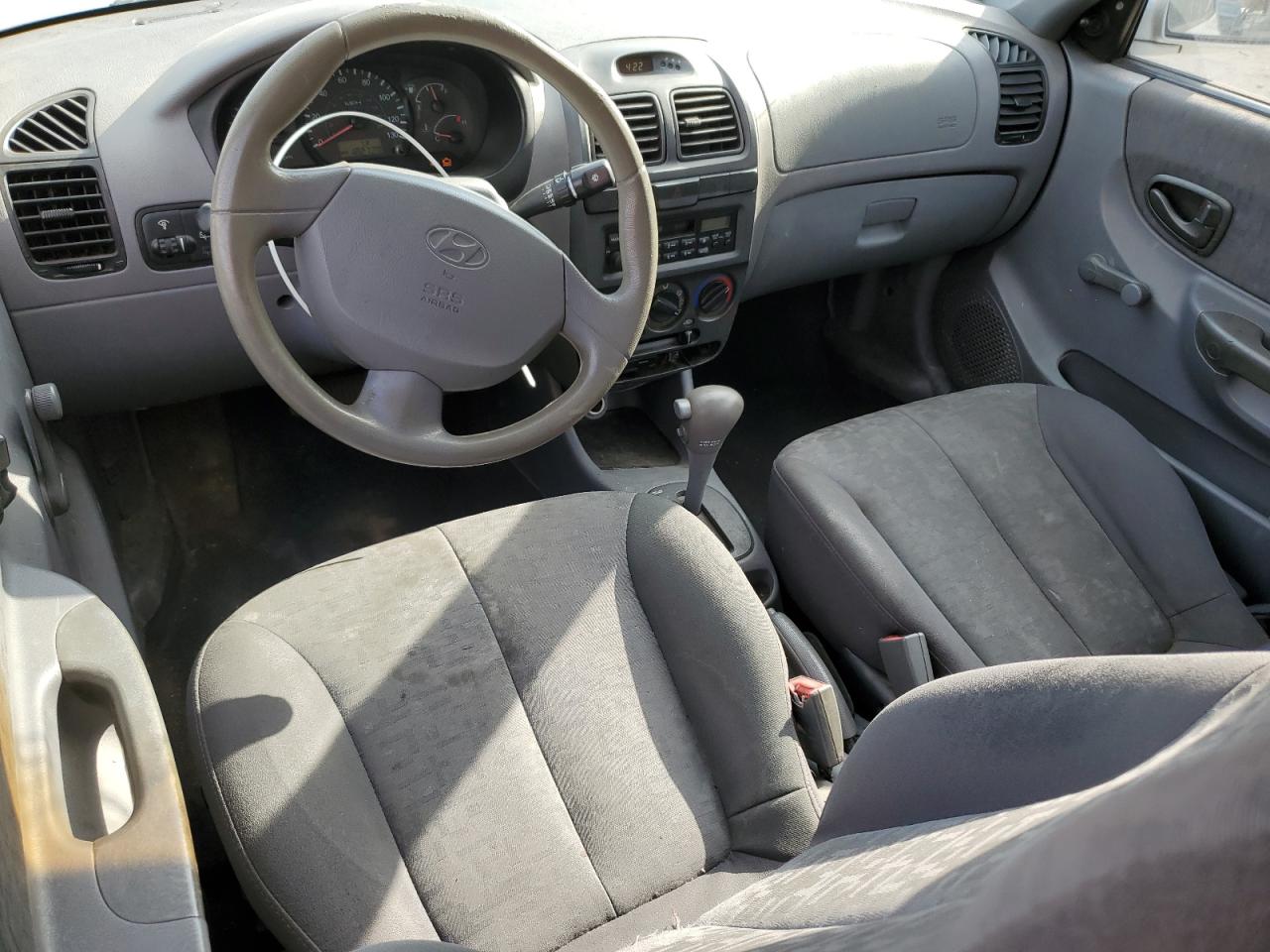 2003 Hyundai Accent - Image 8