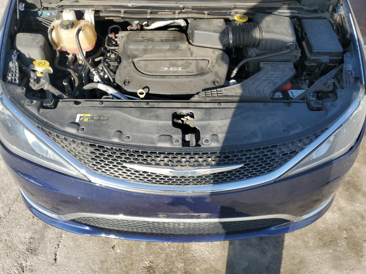 2018 Chrysler Pacifica - Image 12