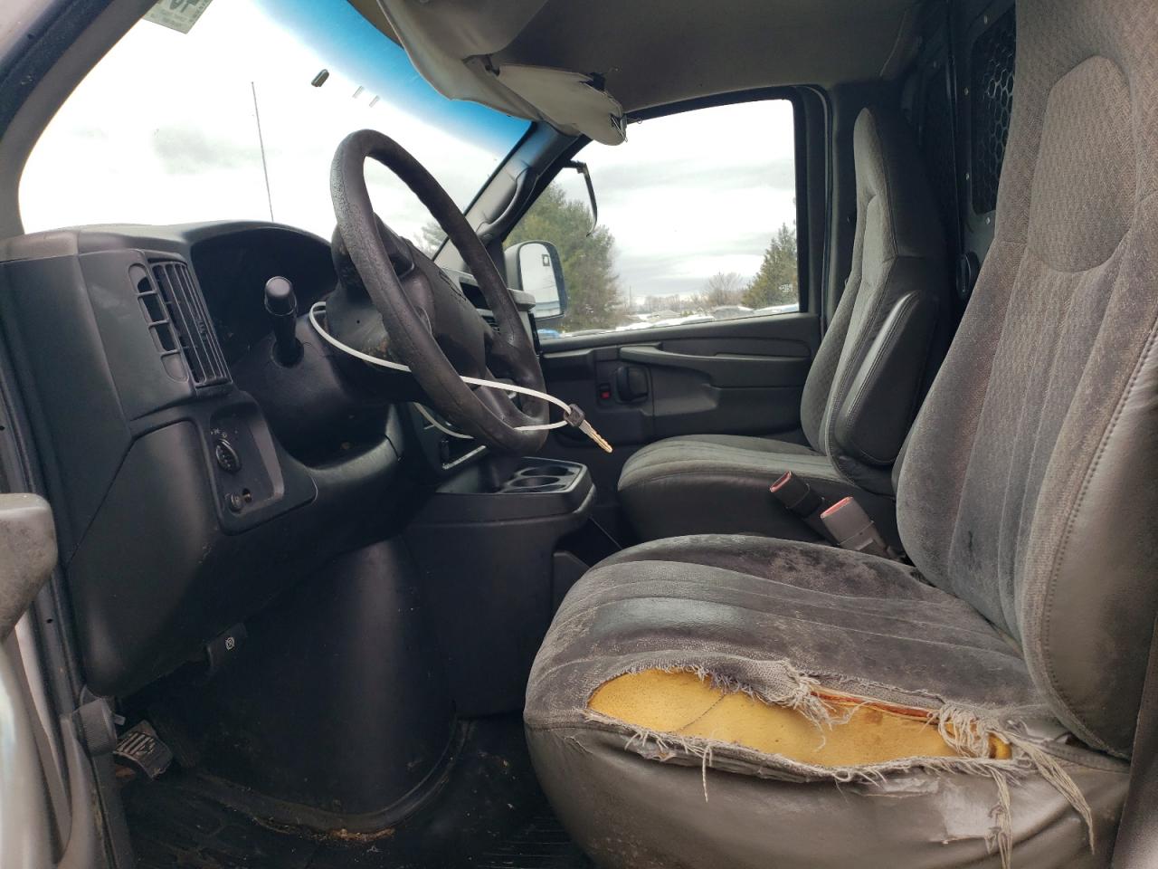 2006 Chevrolet Express - Image 7