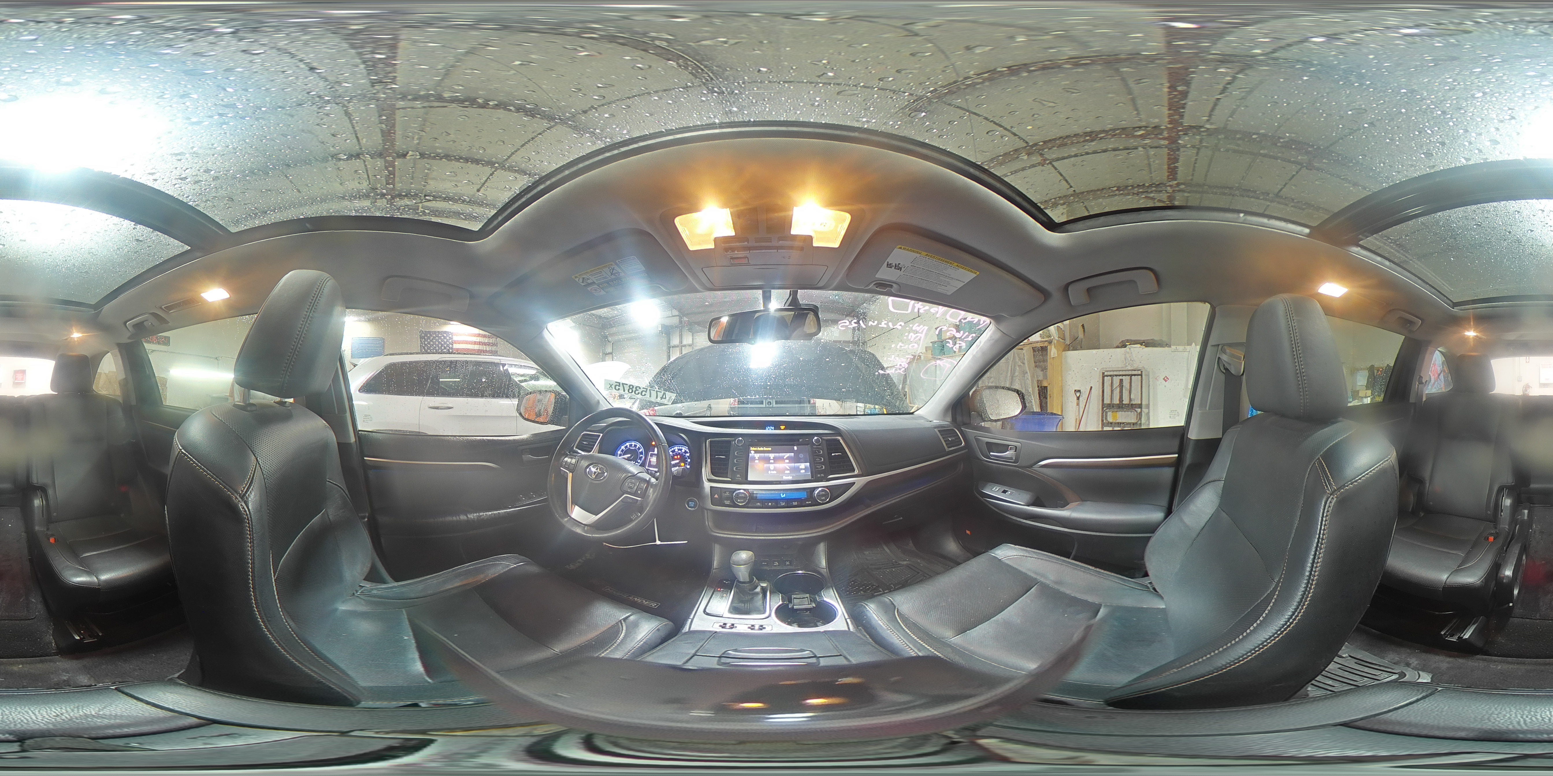 2015 Toyota Highlander - Image 16