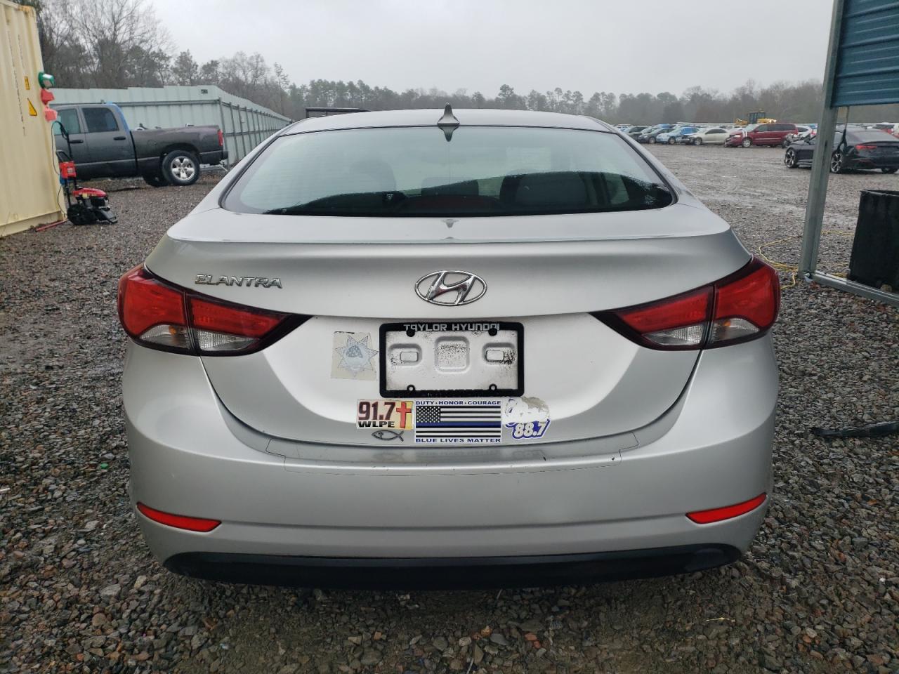 2015 Hyundai Elantra - Image 6