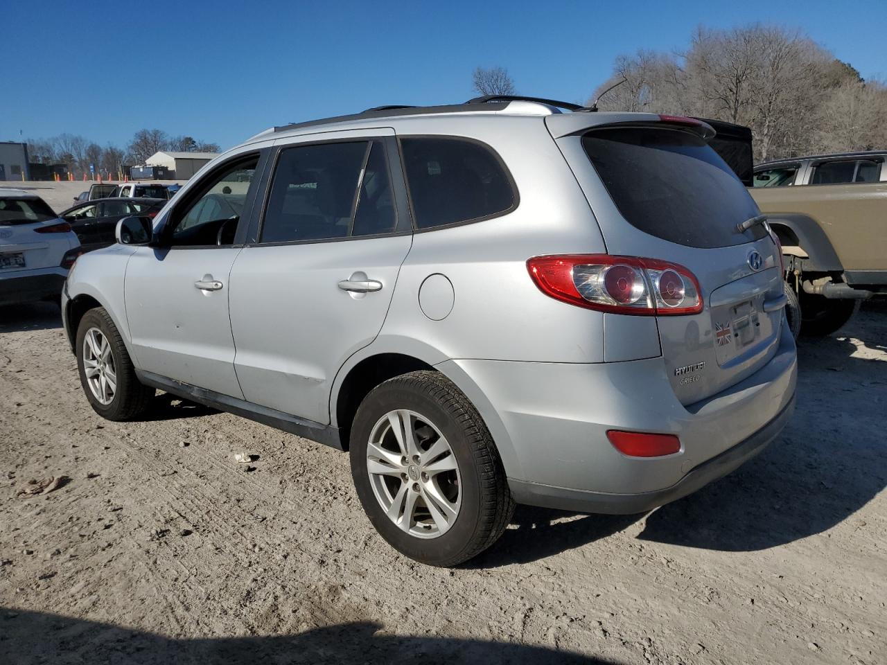 2010 Hyundai Santa Fe - Image 2