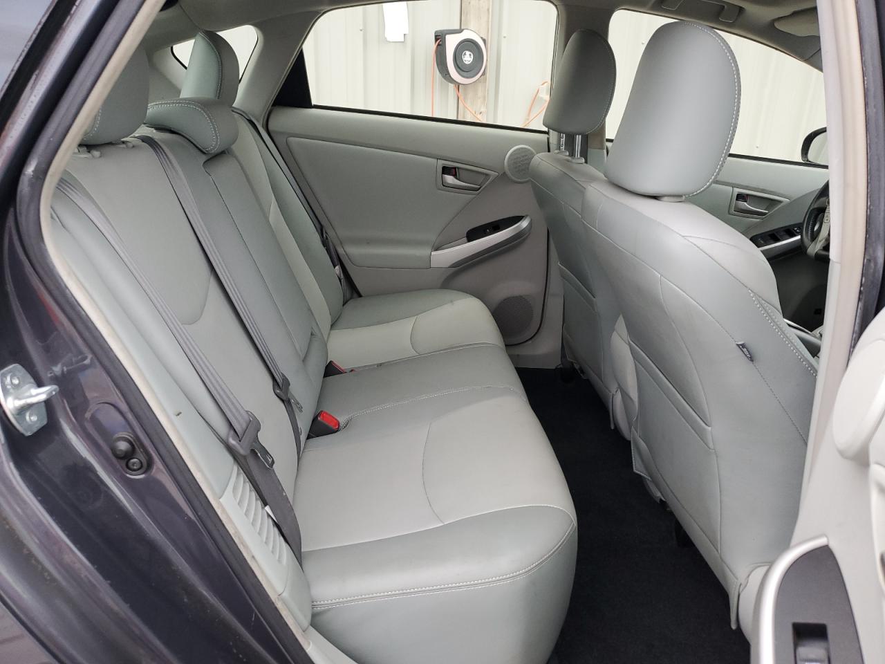 2015 Toyota Prius - Image 12