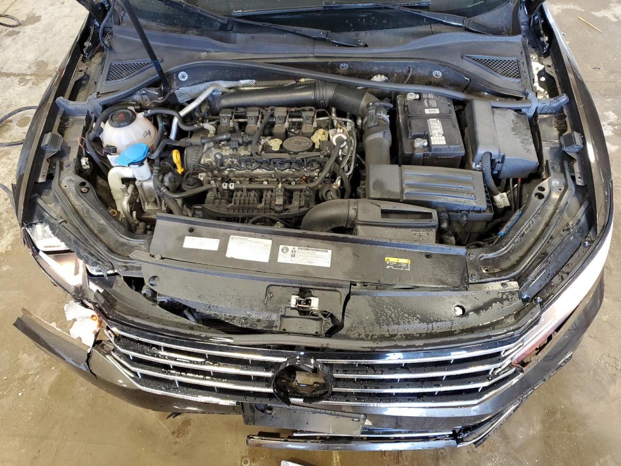 2019 Volkswagen Passat - Image 11