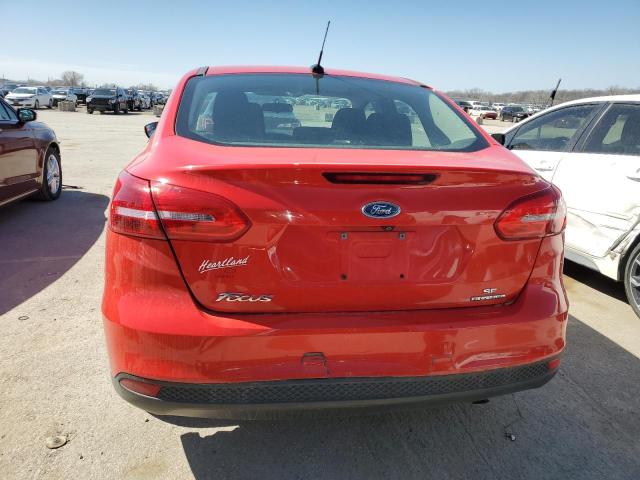 Sedans FORD FOCUS 2015 Czerwony