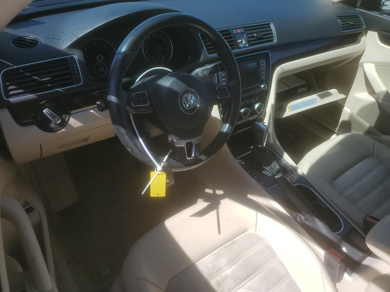 2015 Volkswagen Passat - Image 8