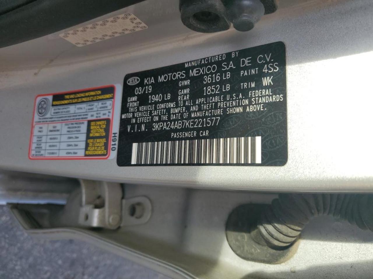 2019 Kia Rio - Image 12