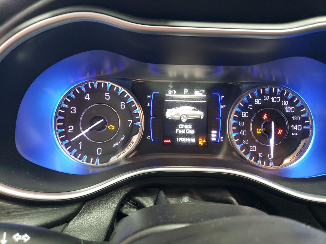 2015 Chrysler 200 - Image 9