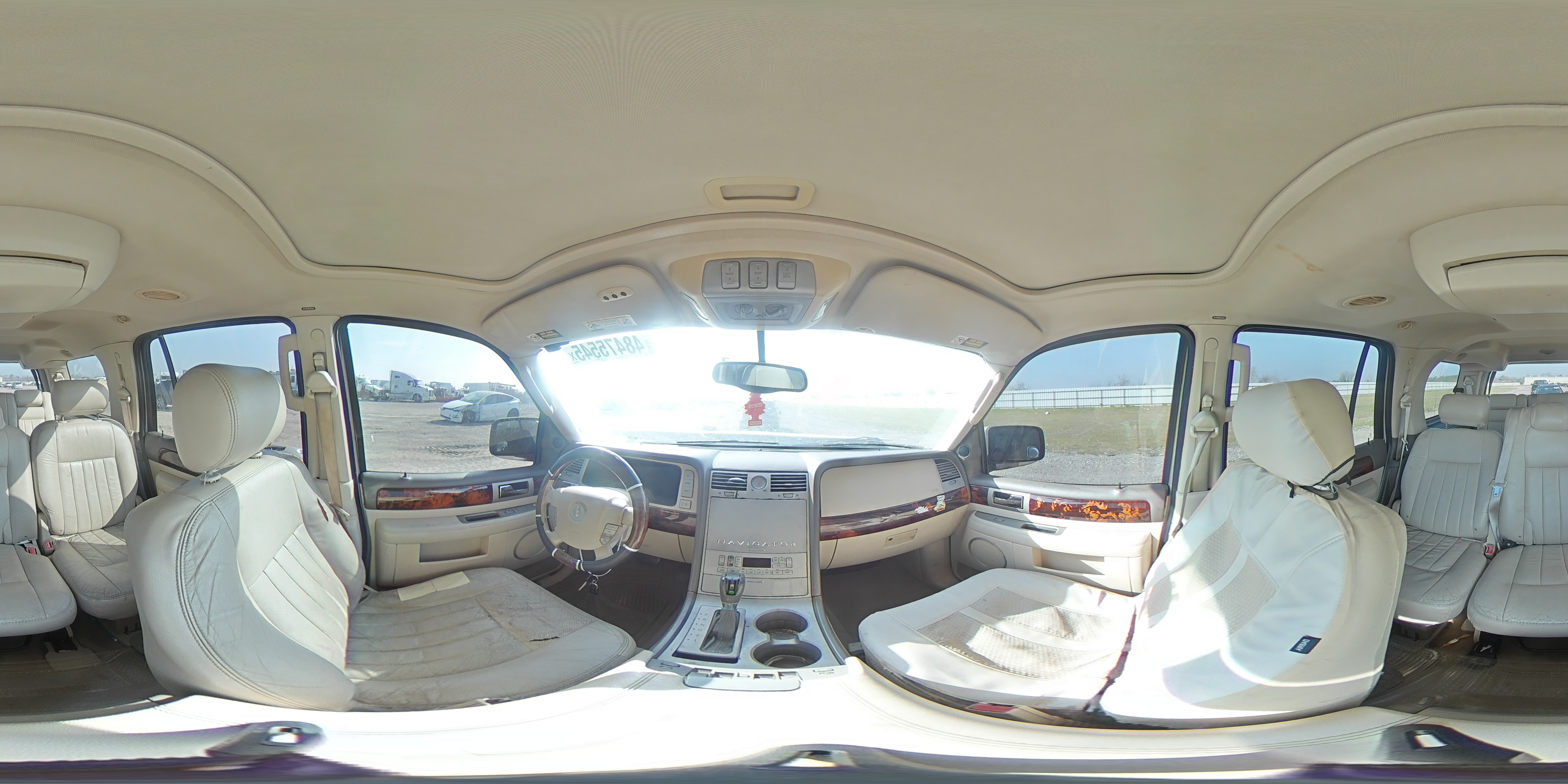 2004 Lincoln Navigator - Image 14