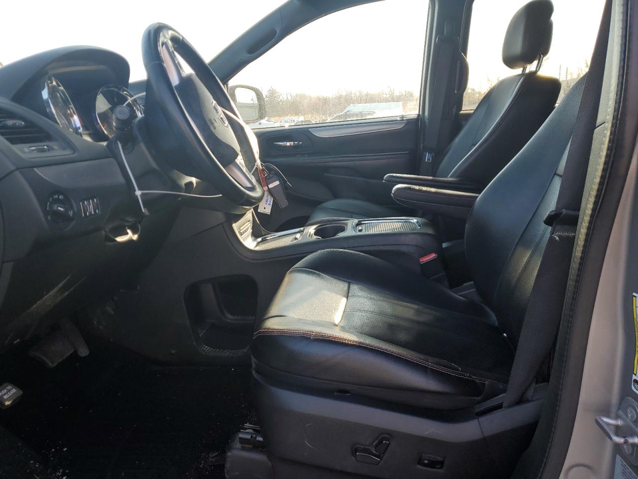 2016 Dodge Caravan - Image 7
