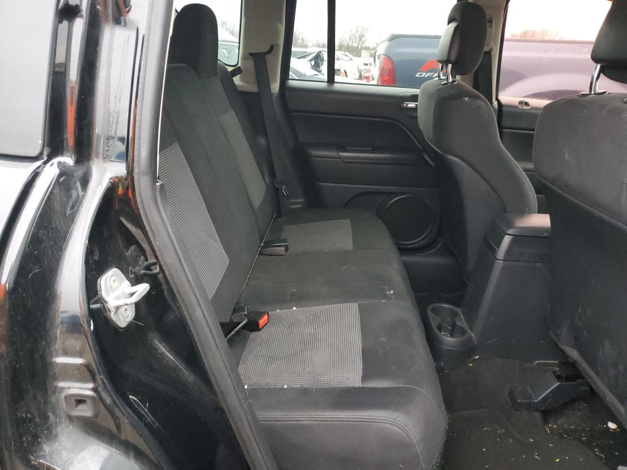 2012 Jeep Compass - Image 11