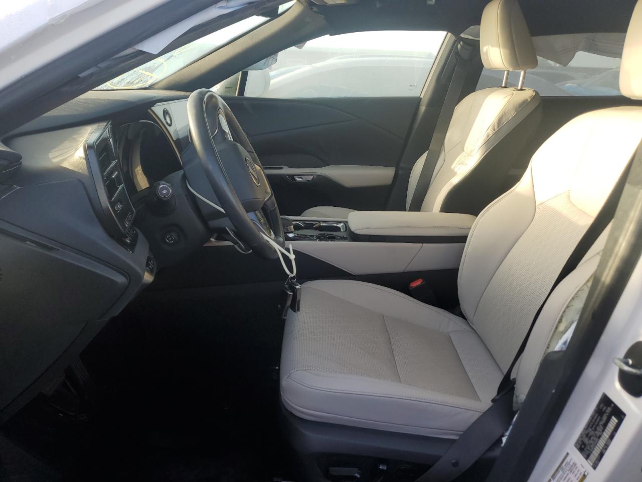 2024 Lexus RX - Image 7
