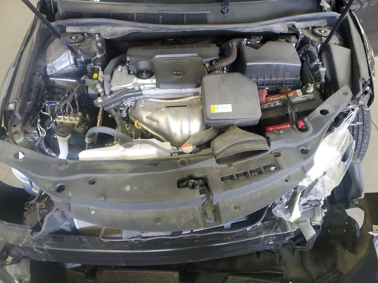 2016 Toyota Camry - Image 12