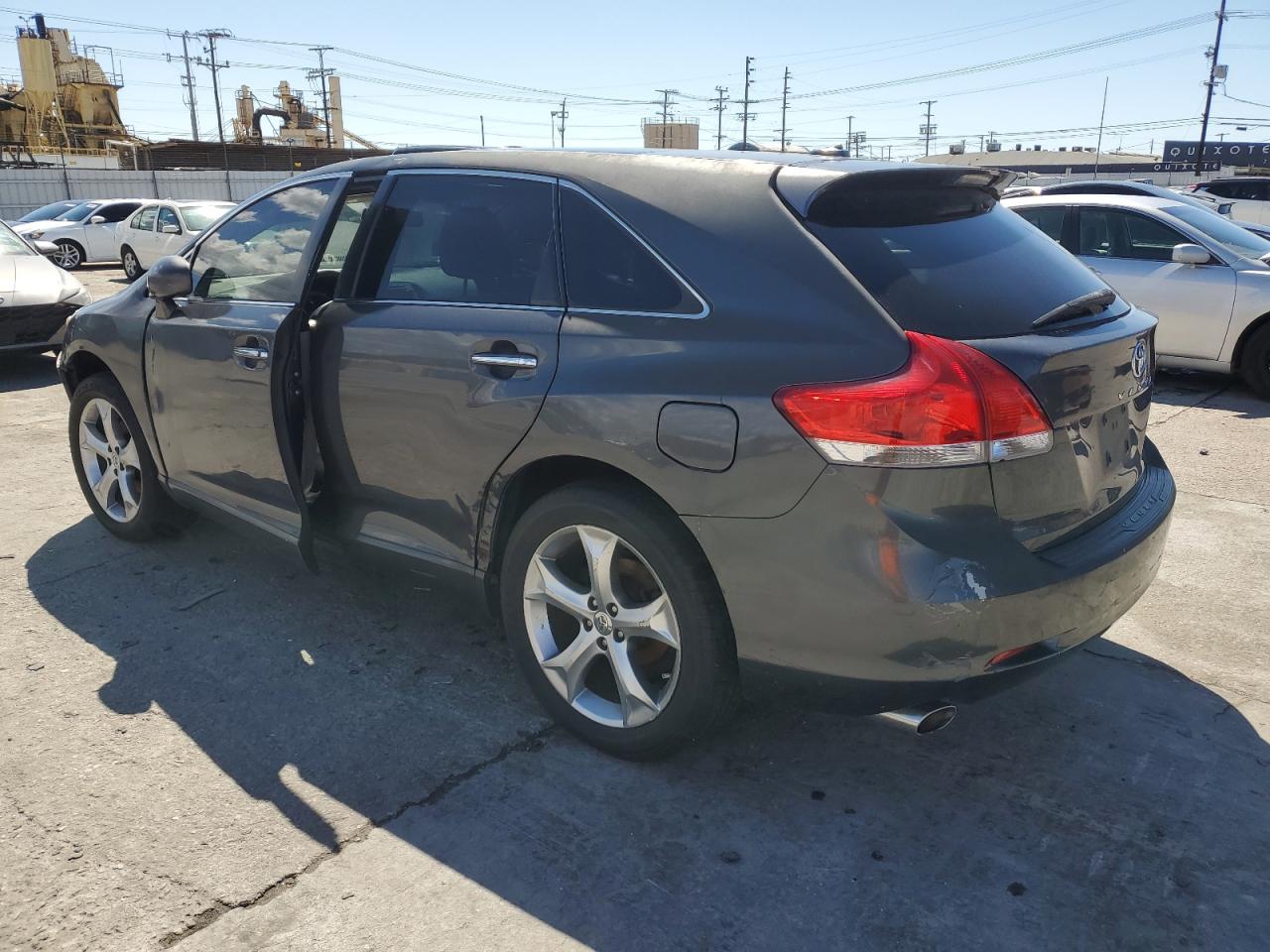 2009 Toyota Venza - Image 2