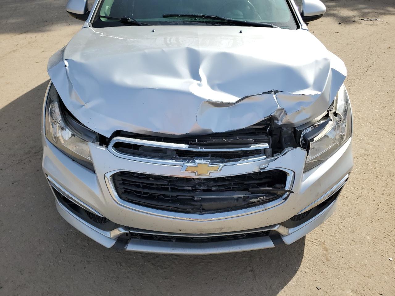 2015 Chevrolet Cruze - Image 12
