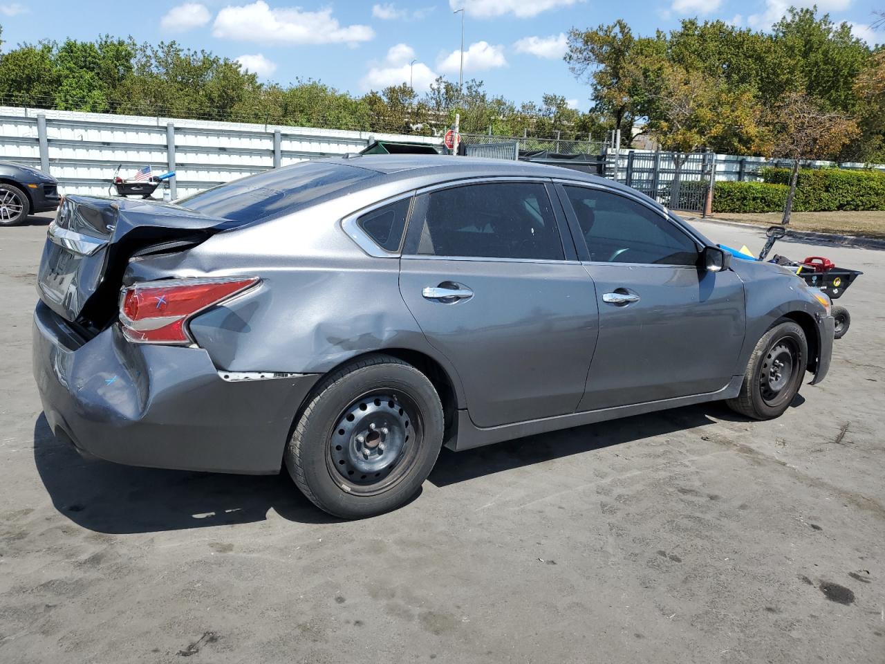2015 Nissan Altima - Image 3