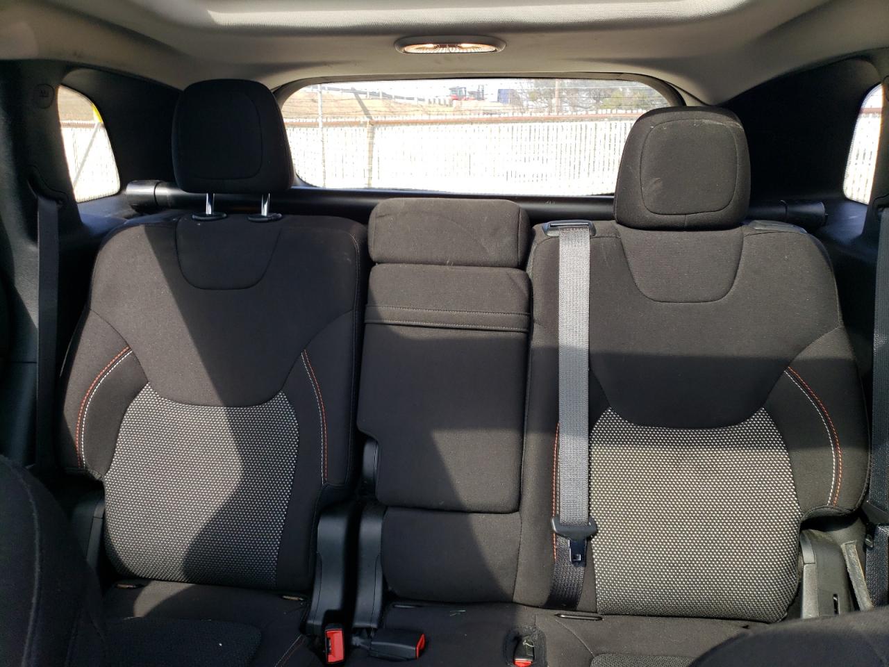 2017 Jeep Grand Cherokee - Image 10