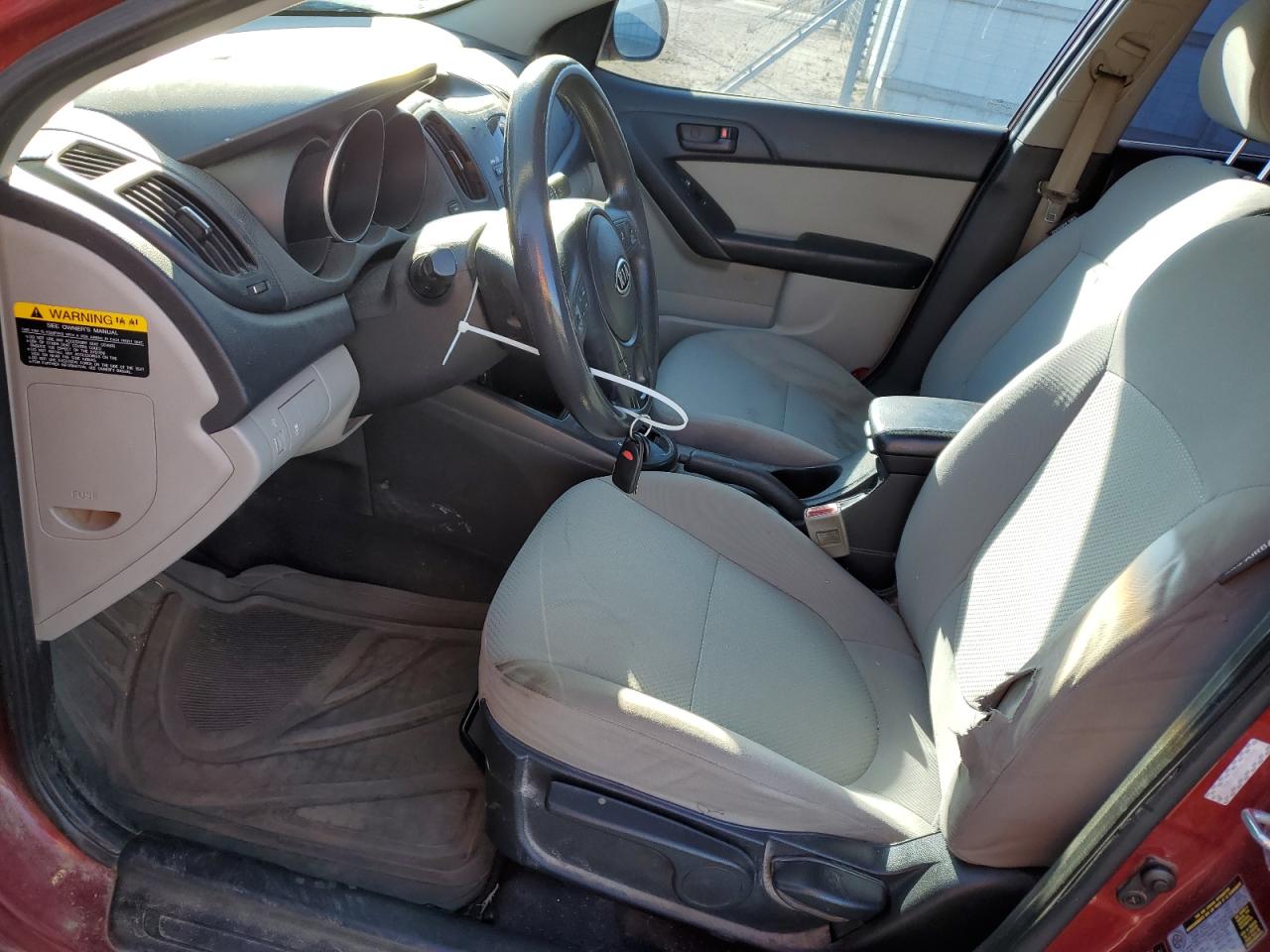2010 Kia Forte - Image 7