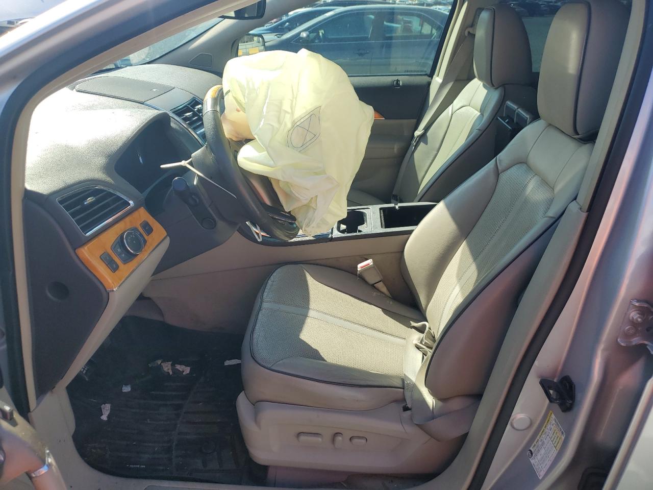 2011 Lincoln MKX - Image 7