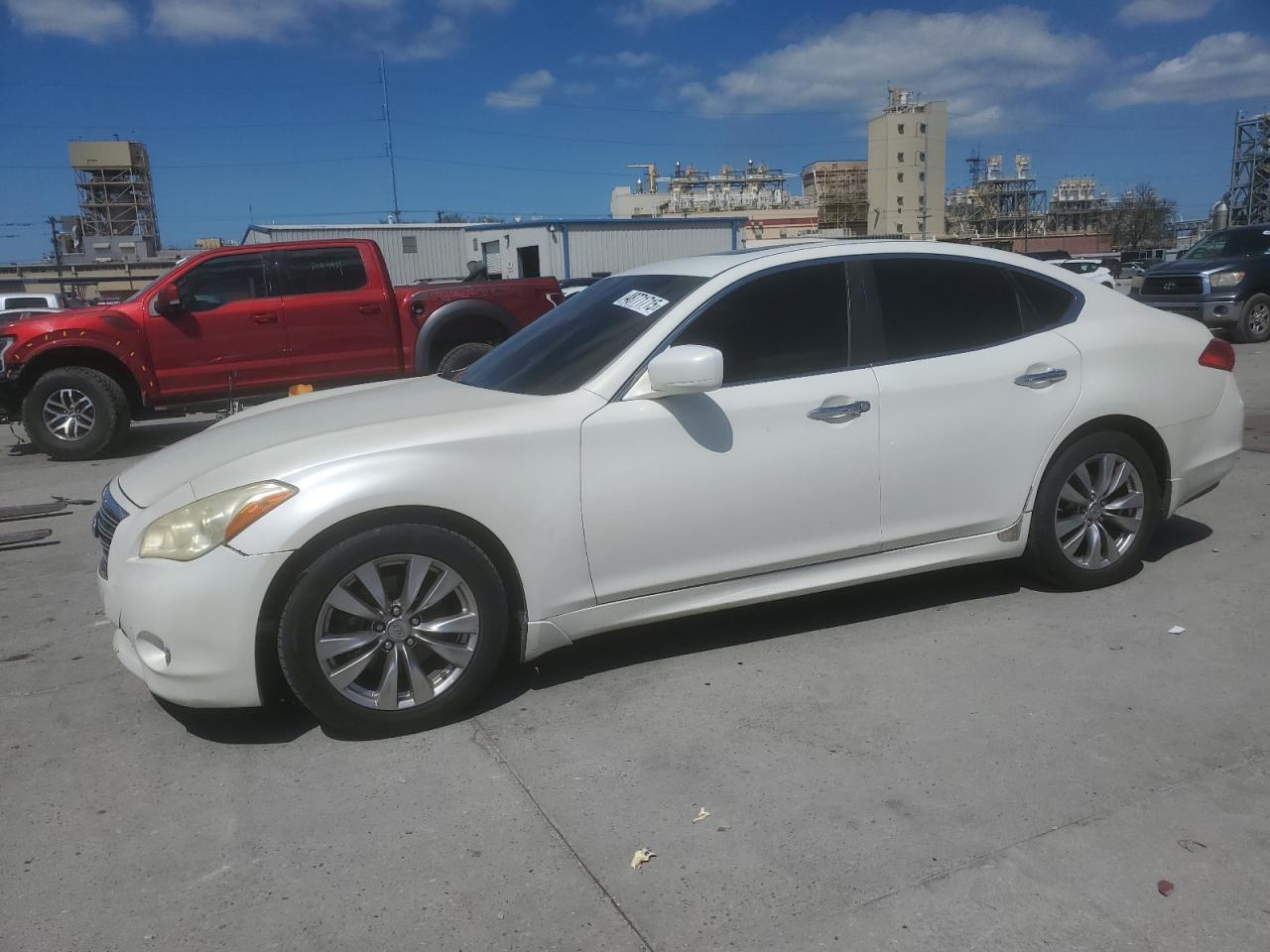 2012 Infiniti M - Image 1