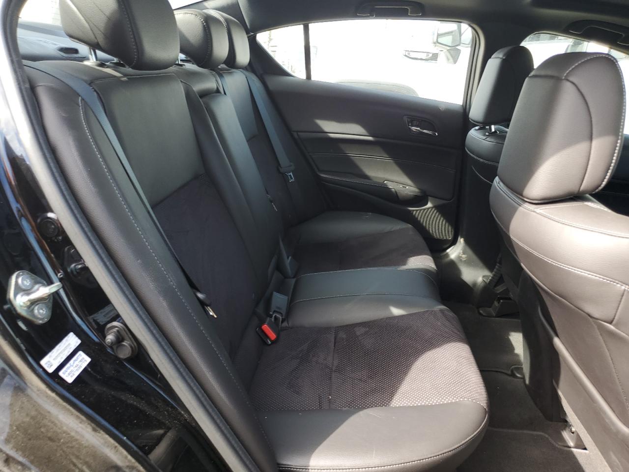 2016 Acura ILX - Image 10