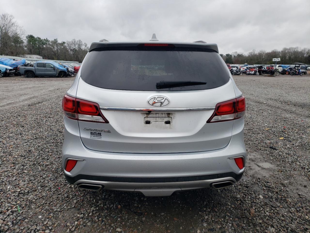 2017 Hyundai Santa Fe - Image 6