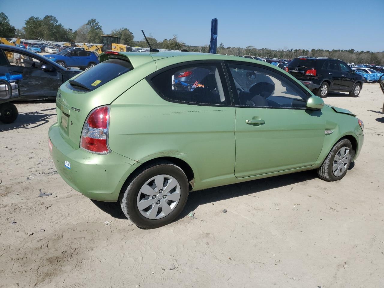 2010 Hyundai Accent - Image 3