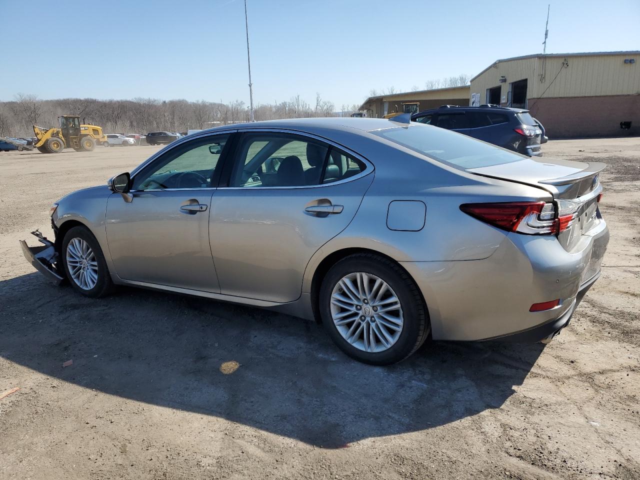 2016 Lexus ES - Image 2